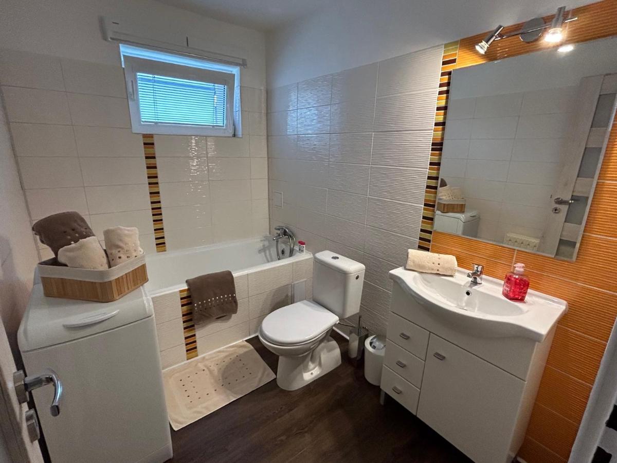 Komfortny Apartman So Zahradou A Sukromnym Parkoviskom-Nonstop Check-In Banská Bystrica Exterior photo